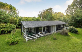 3 Bedroom Cozy Home In Glesborg, Glesborg